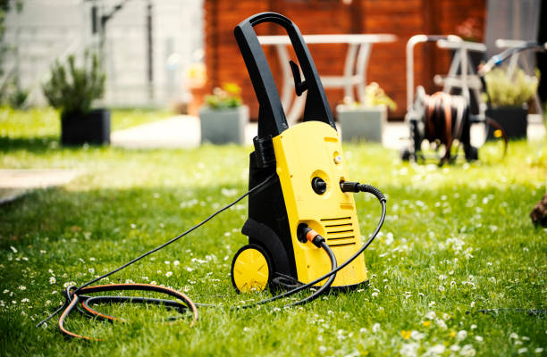 Best Pool Deck Cleaning in Albertson, NY